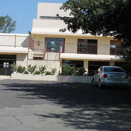 Pyramids Motel Van Reenen Buitenkant foto