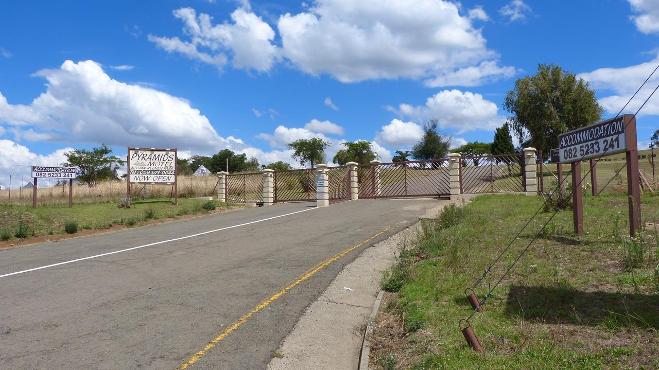 Pyramids Motel Van Reenen Buitenkant foto