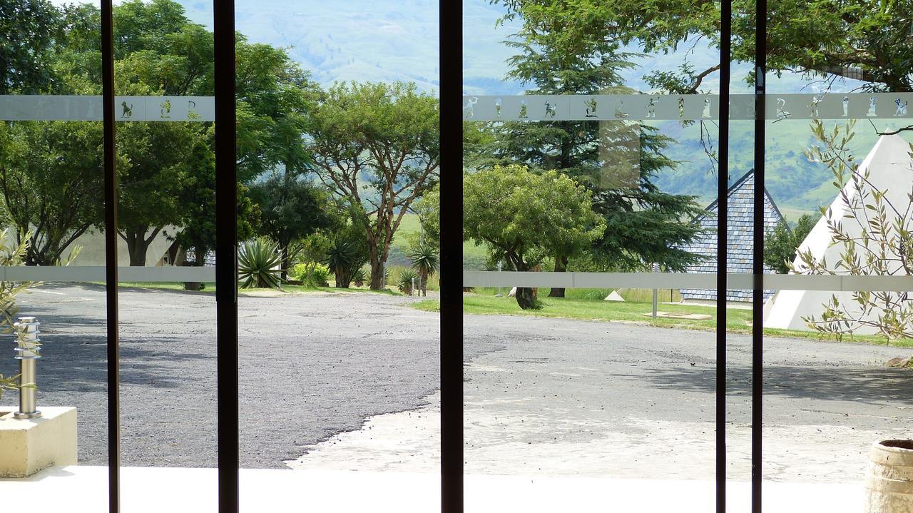 Pyramids Motel Van Reenen Buitenkant foto