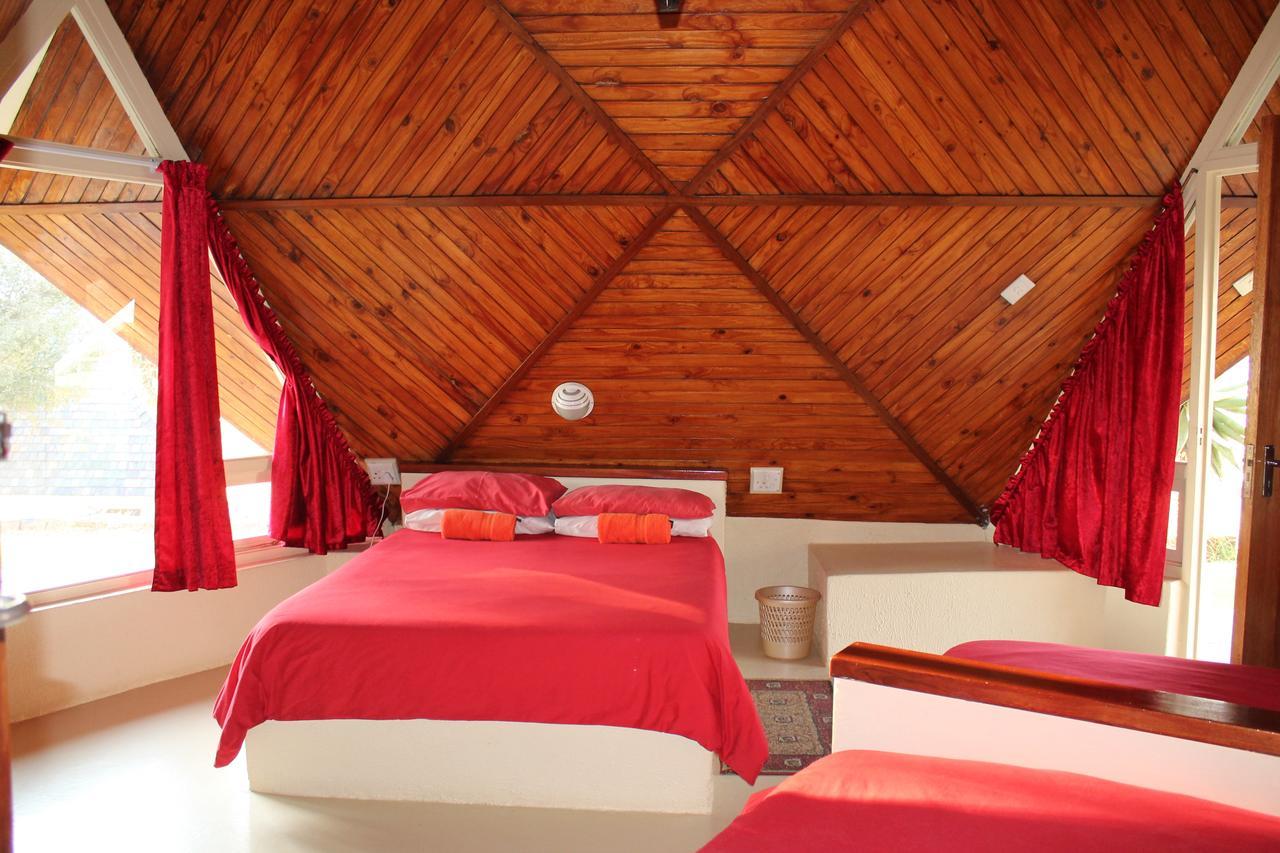 Pyramids Motel Van Reenen Buitenkant foto