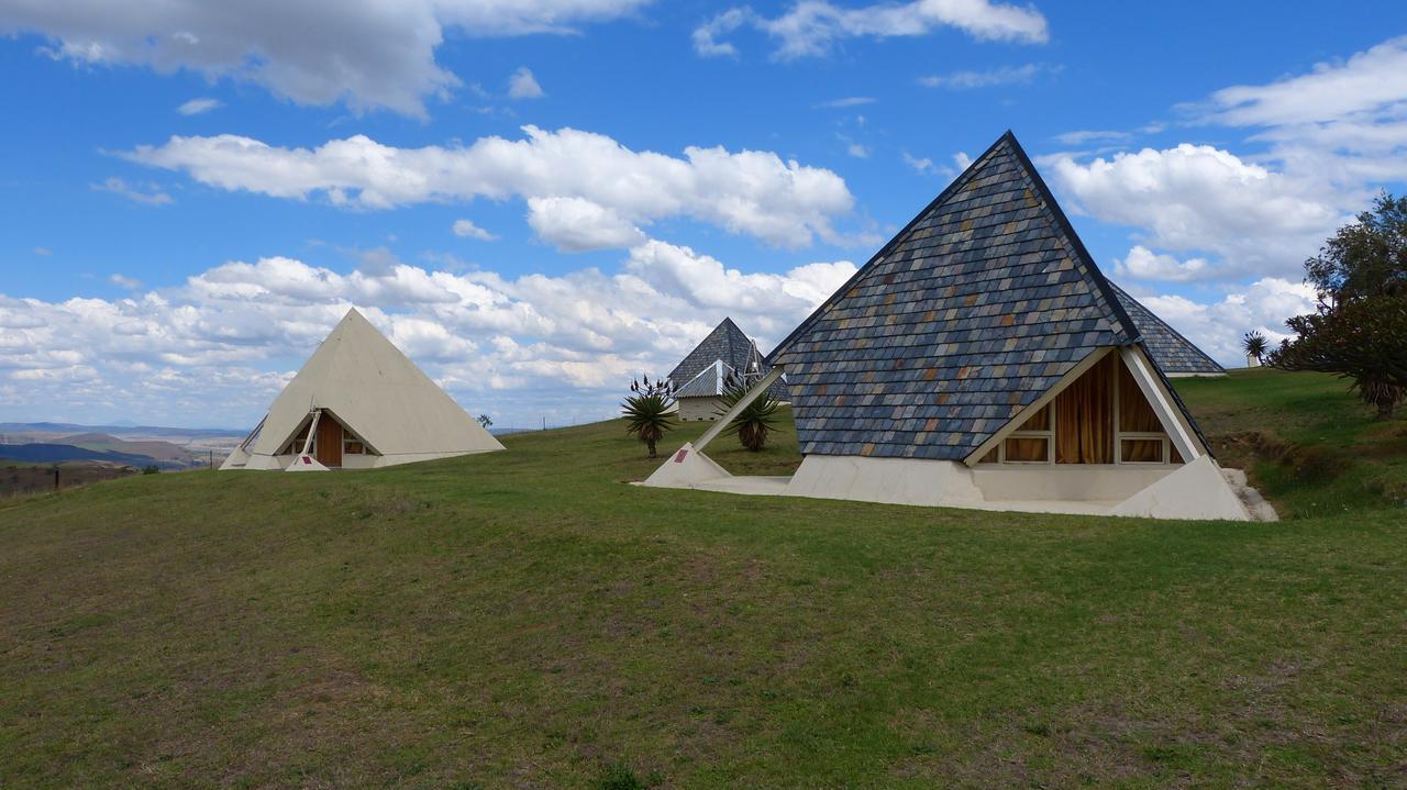 Pyramids Motel Van Reenen Buitenkant foto