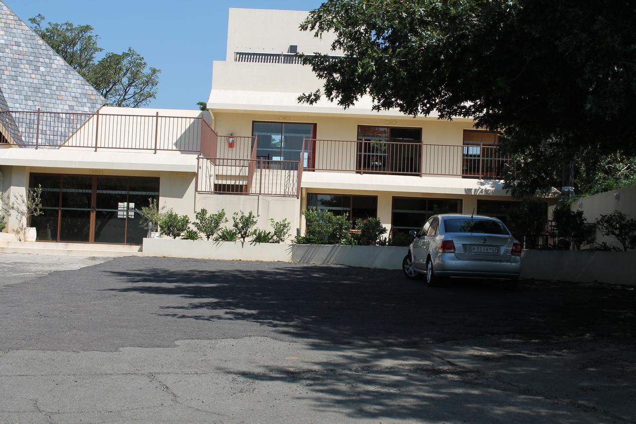 Pyramids Motel Van Reenen Buitenkant foto