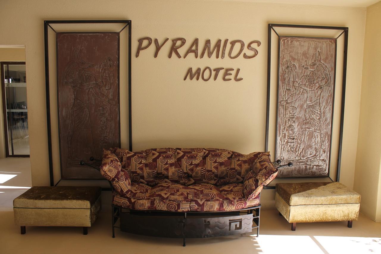 Pyramids Motel Van Reenen Buitenkant foto